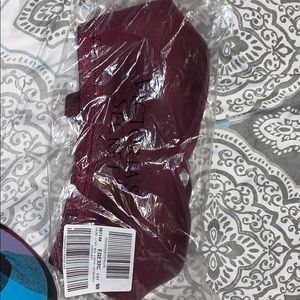 maroon victoria sport, sports bra size 32C